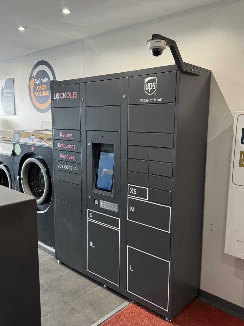 Consigne Lockolis installée chez JLV Laverie Vienne